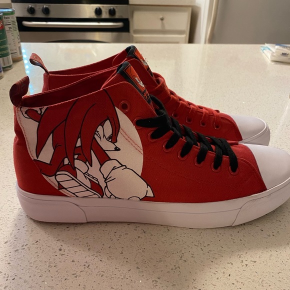 Akedo sonic knuckles high tops - Picture 7 of 8